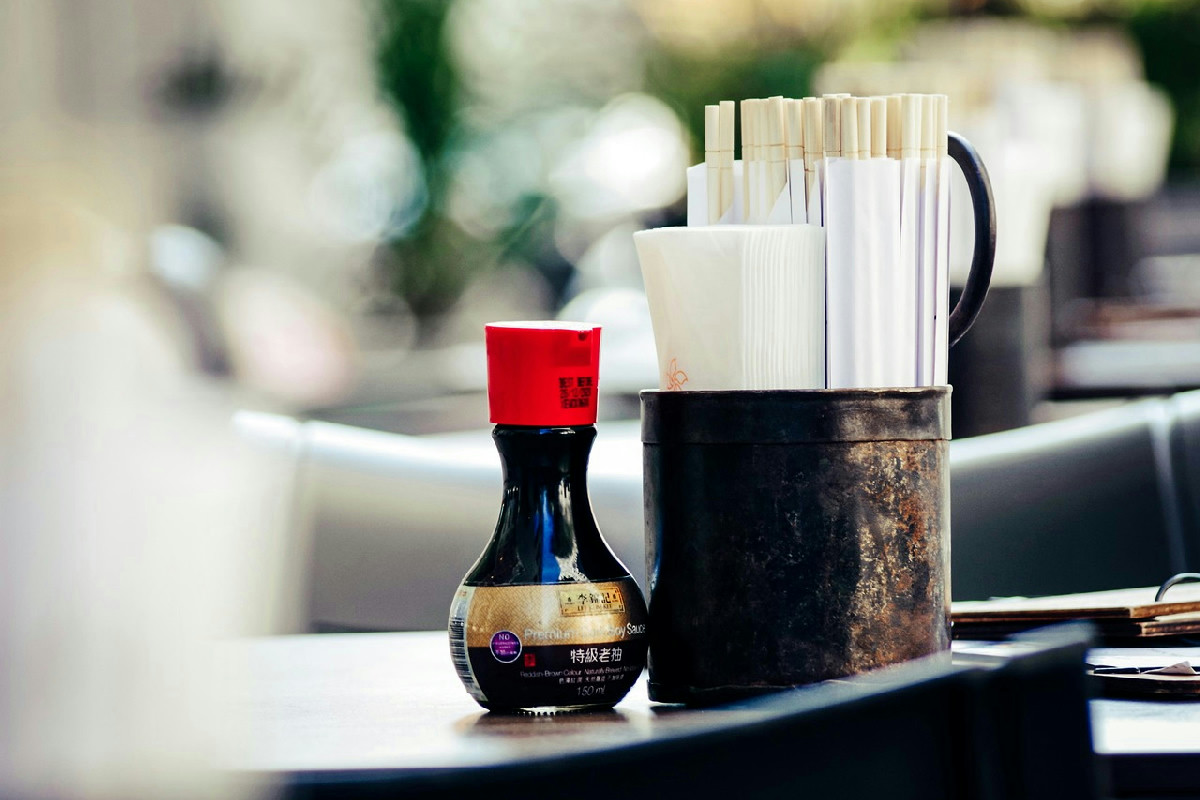 3 mosse facili per preparare il salmone al forno con salsa di soia dal gusto irresistibile