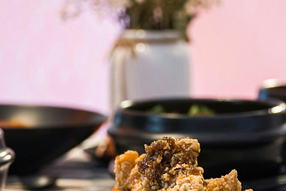 Gli aromi della cucina persistono a lungo negli ambienti domestici: ecco la ragione principale