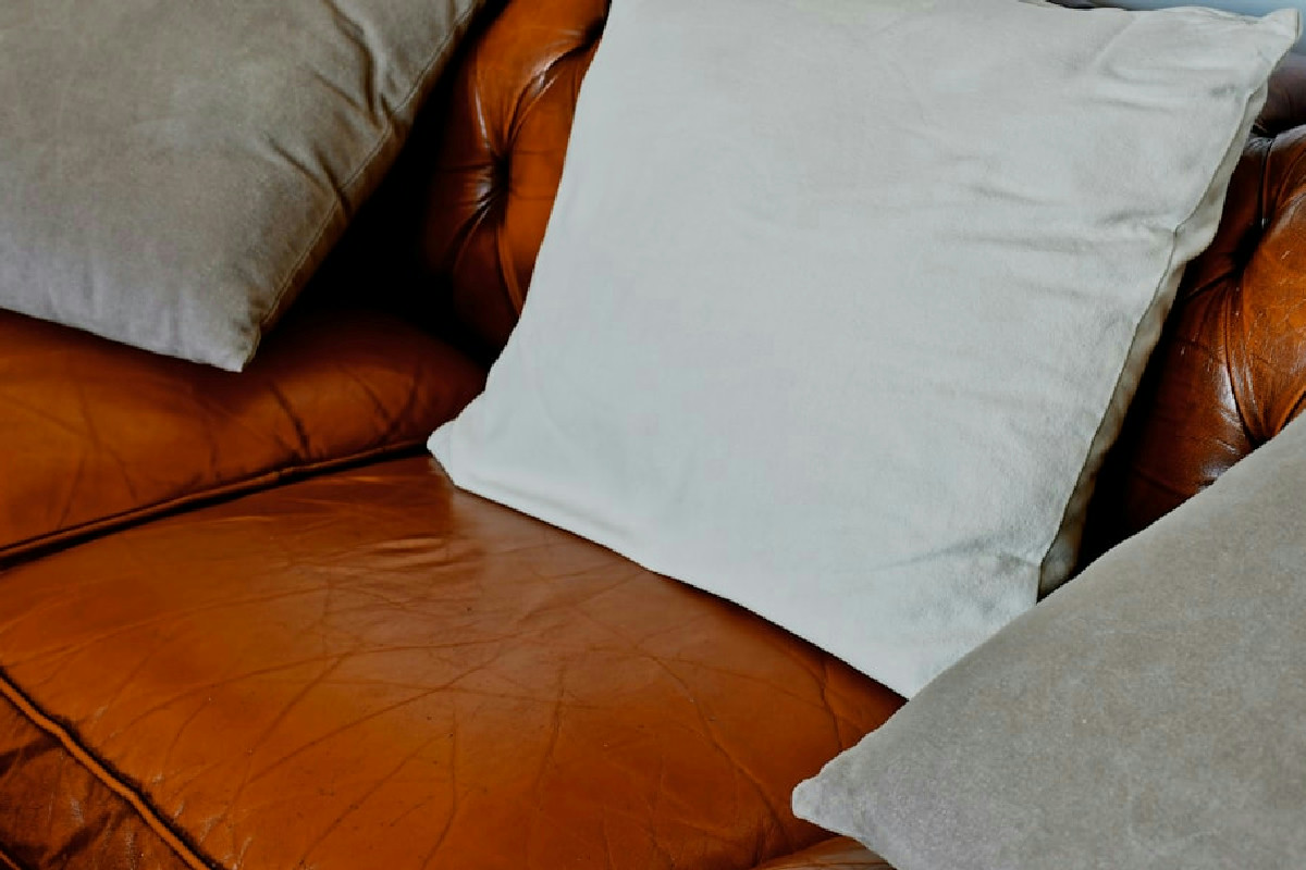 Rinnovare gli arredi: soluzioni pratiche per dare nuova vita all’imbottitura dei cuscini usati